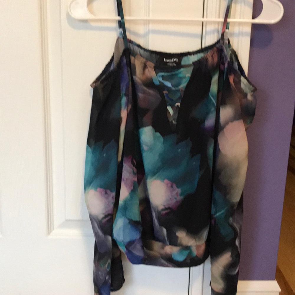 Multicolored Bebe cold shoulder top